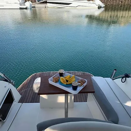 Vedette Pour Sejour Inoubliable Botel *